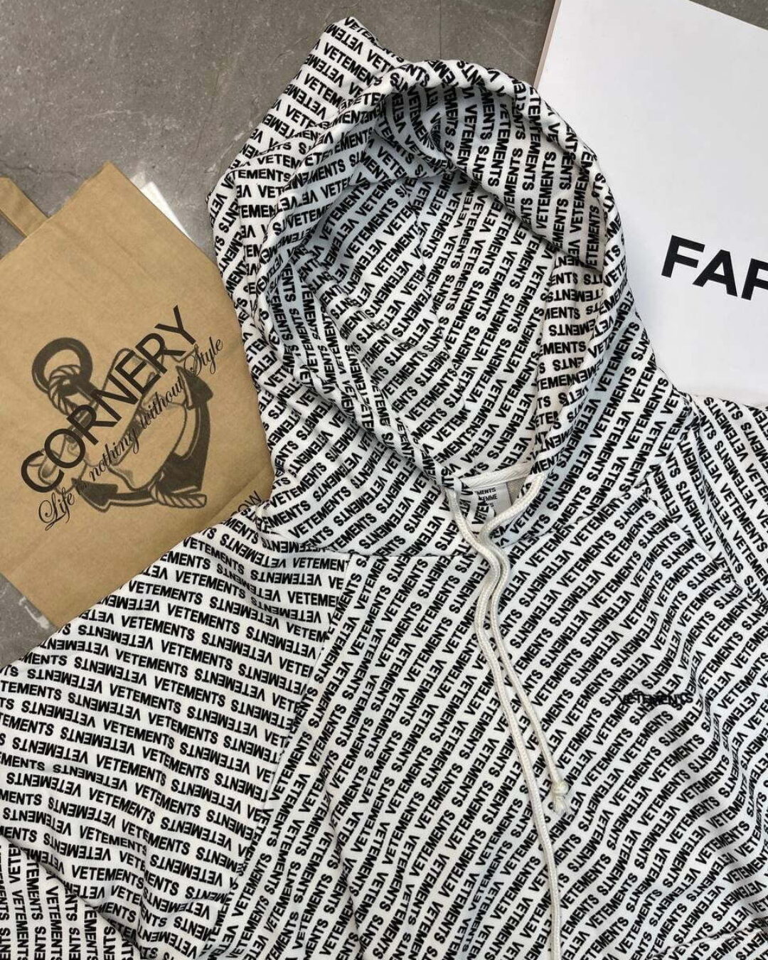 Худи Vetements — изображение 3