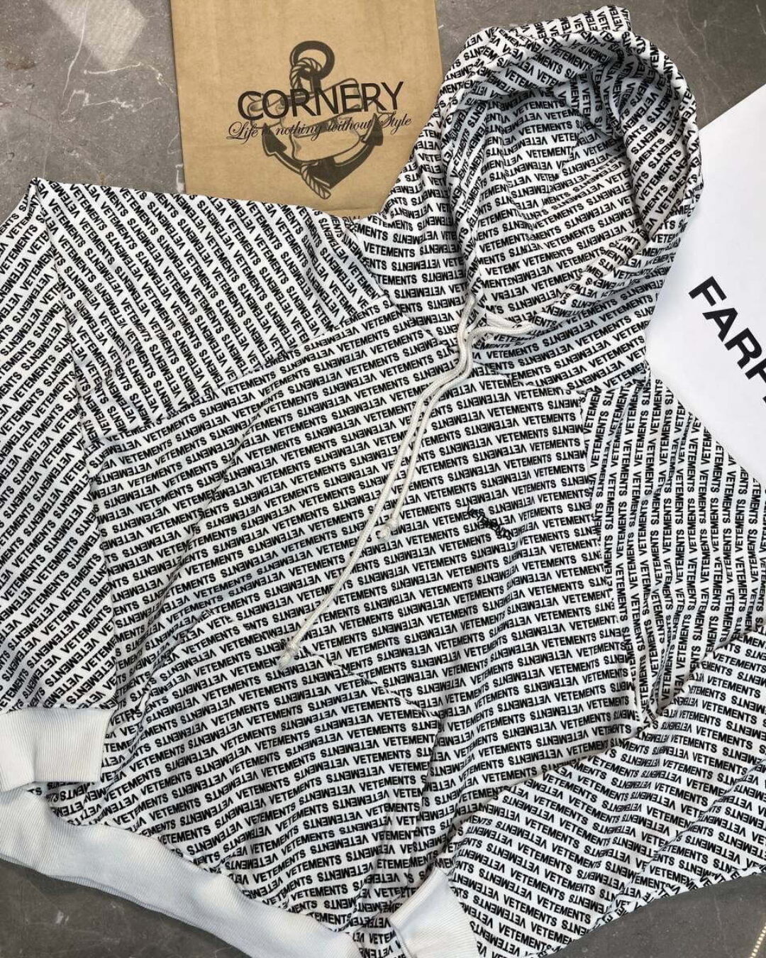 Худи Vetements — изображение 5