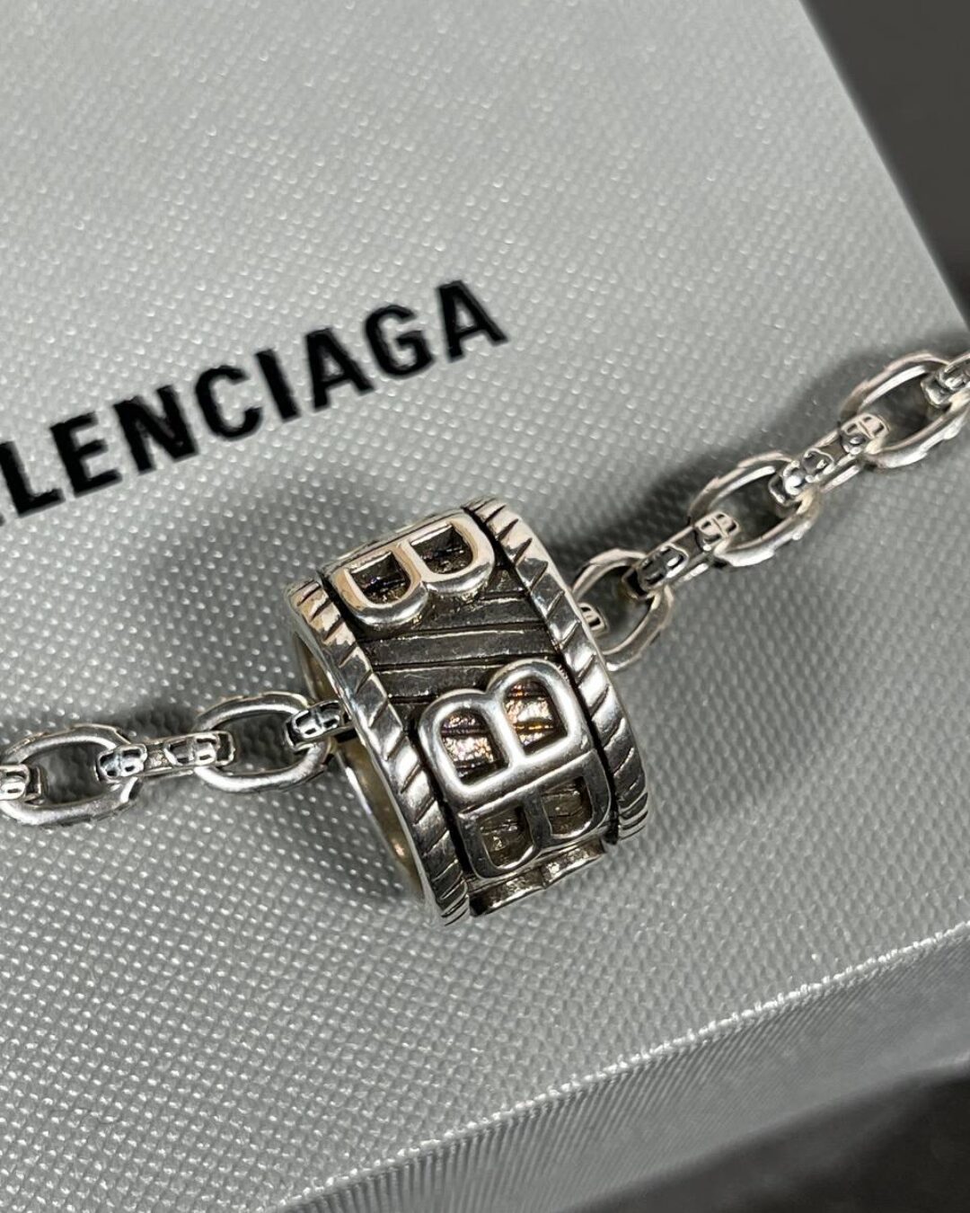 Колье Balenciaga — изображение 6