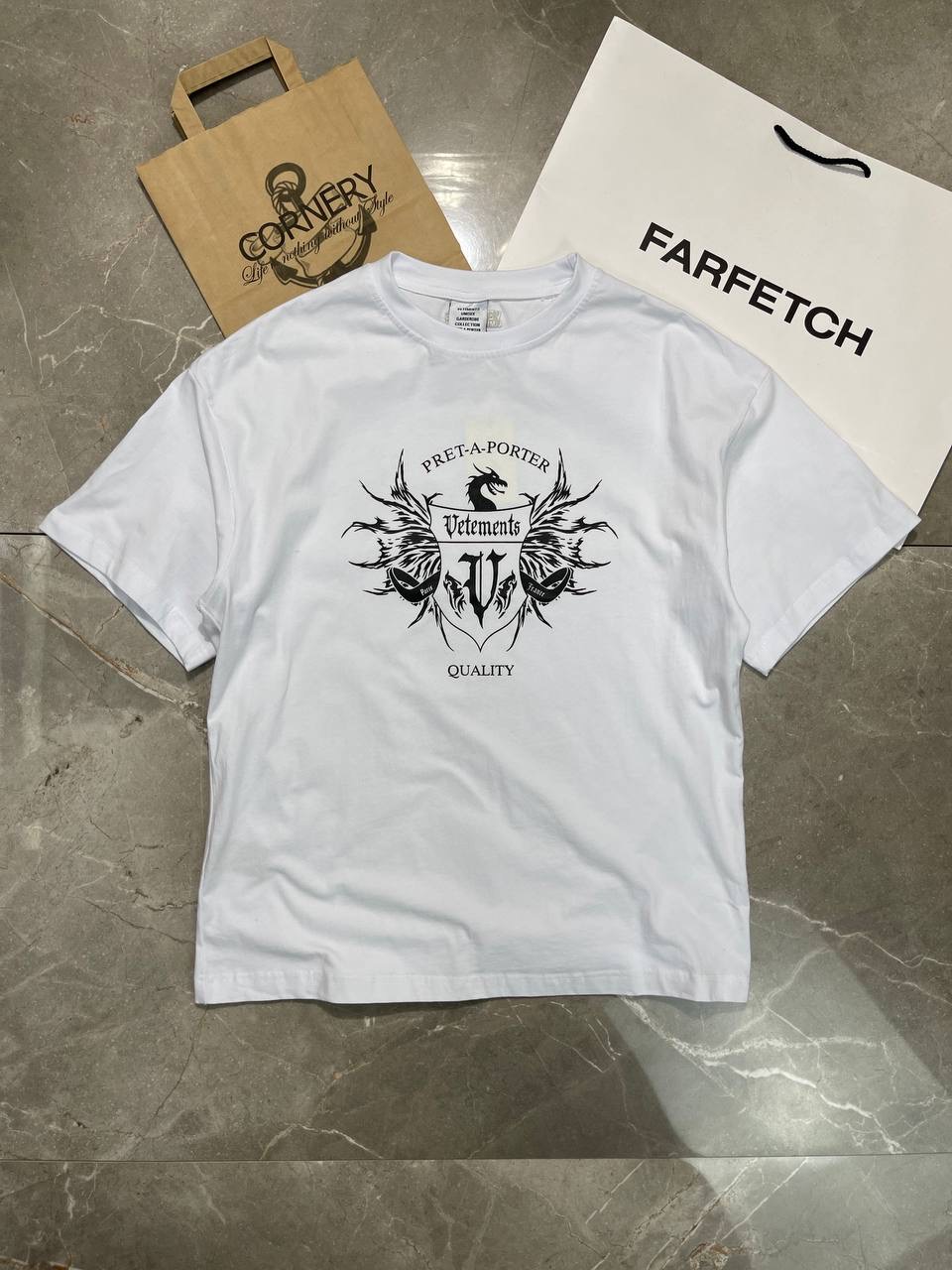 Футболка Vetements Crest