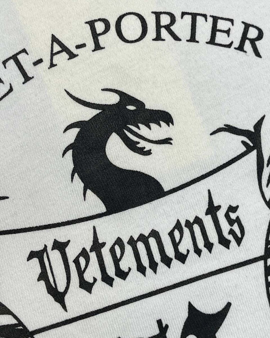 Футболка Vetements Crest — изображение 7