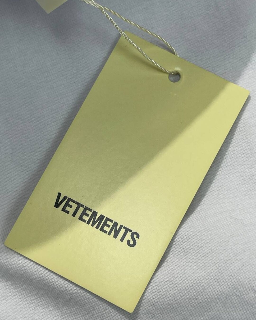 Футболка Vetements Crest — изображение 8