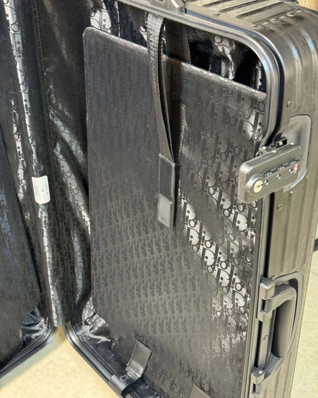 Чемодан Rimowa — изображение 9