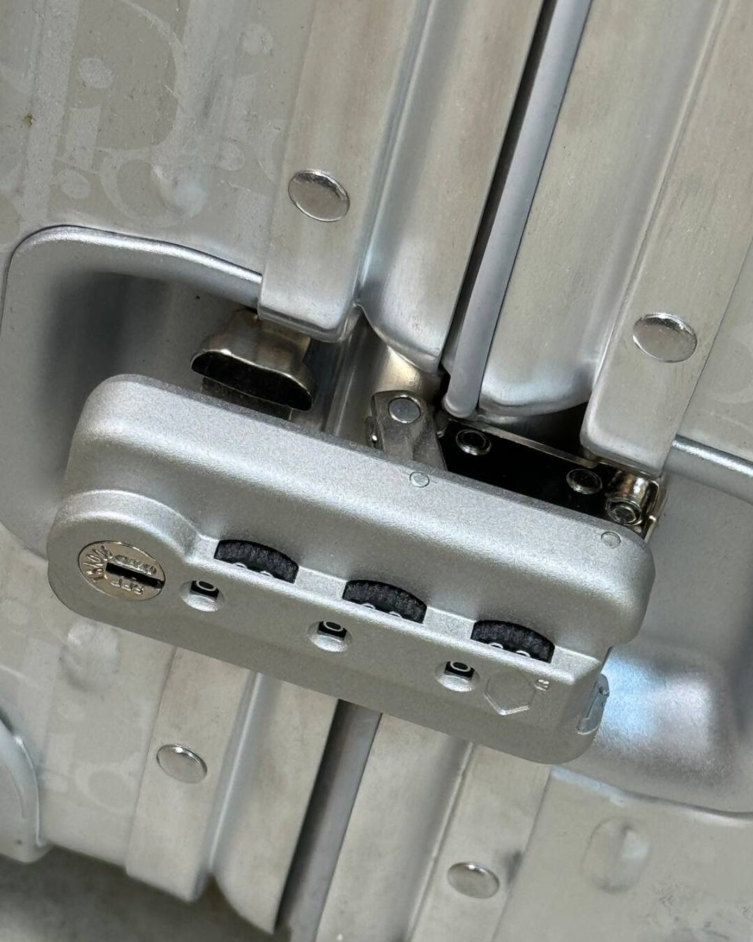 Чемодан Dior — изображение 5