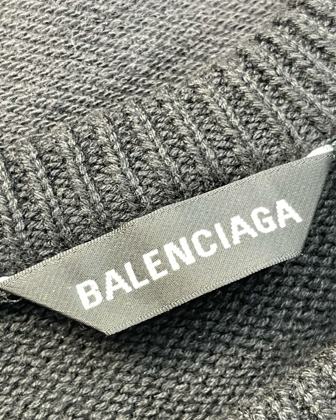 Свитер Balenciaga — изображение 7