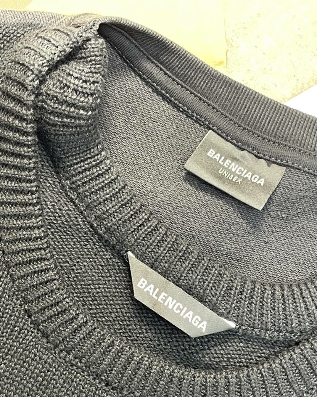 Свитер Balenciaga — изображение 8