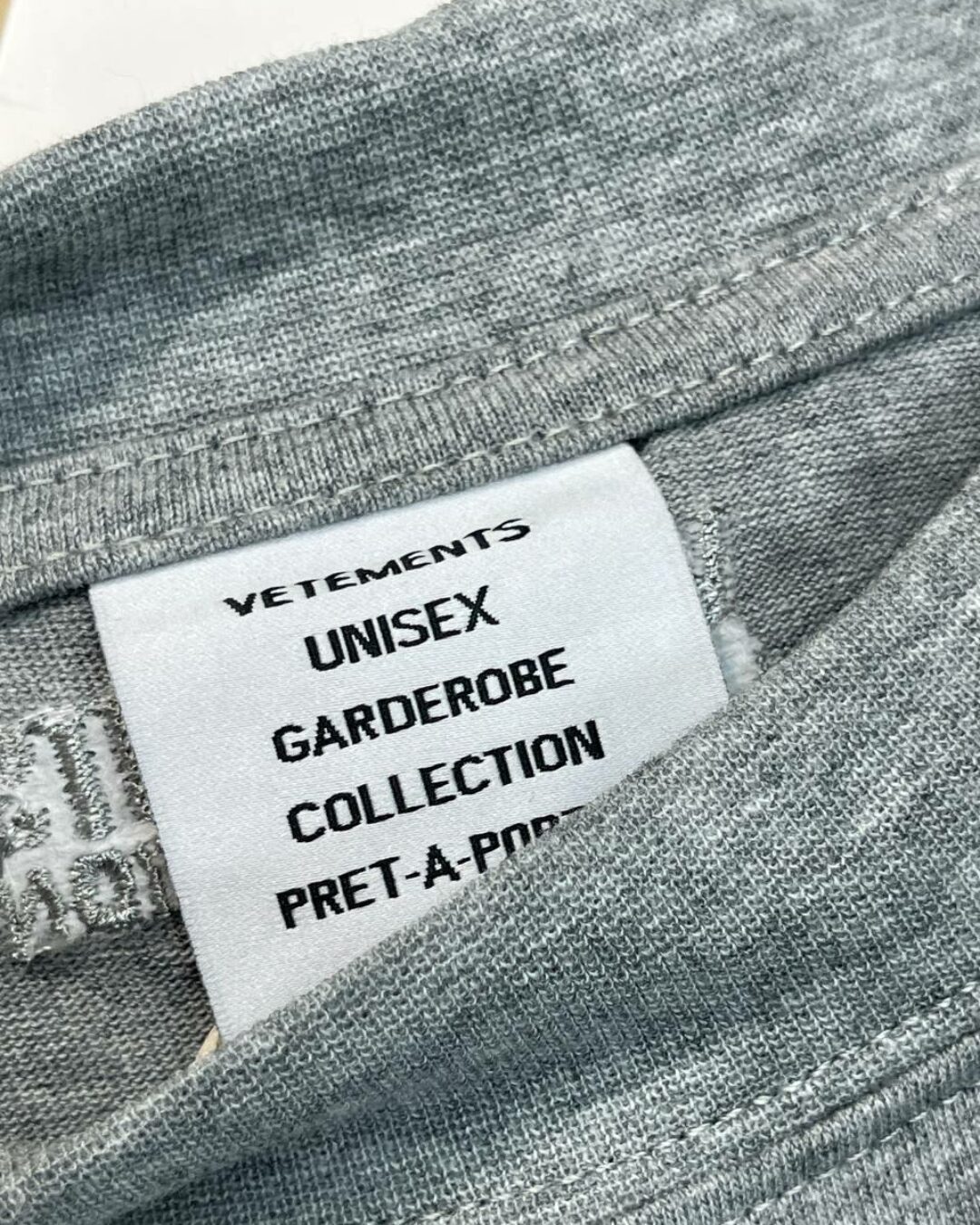 Кофта Vetements — изображение 9