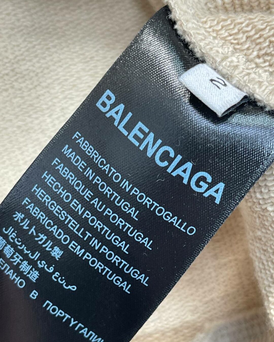 Худи Balenciaga — изображение 9