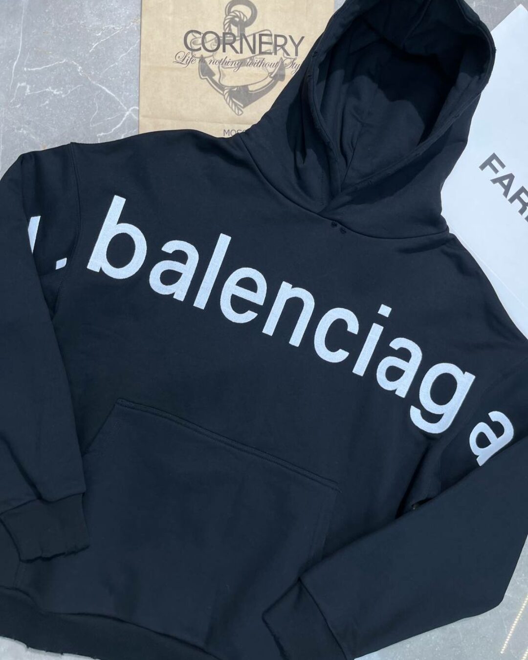 Худи Balenciaga — изображение 4