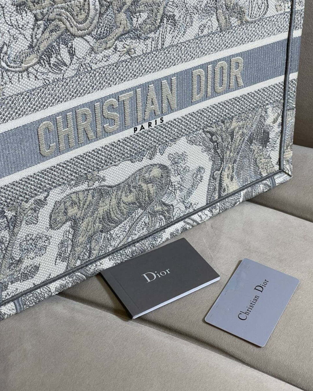 Сумка Dior Book Tote — изображение 4