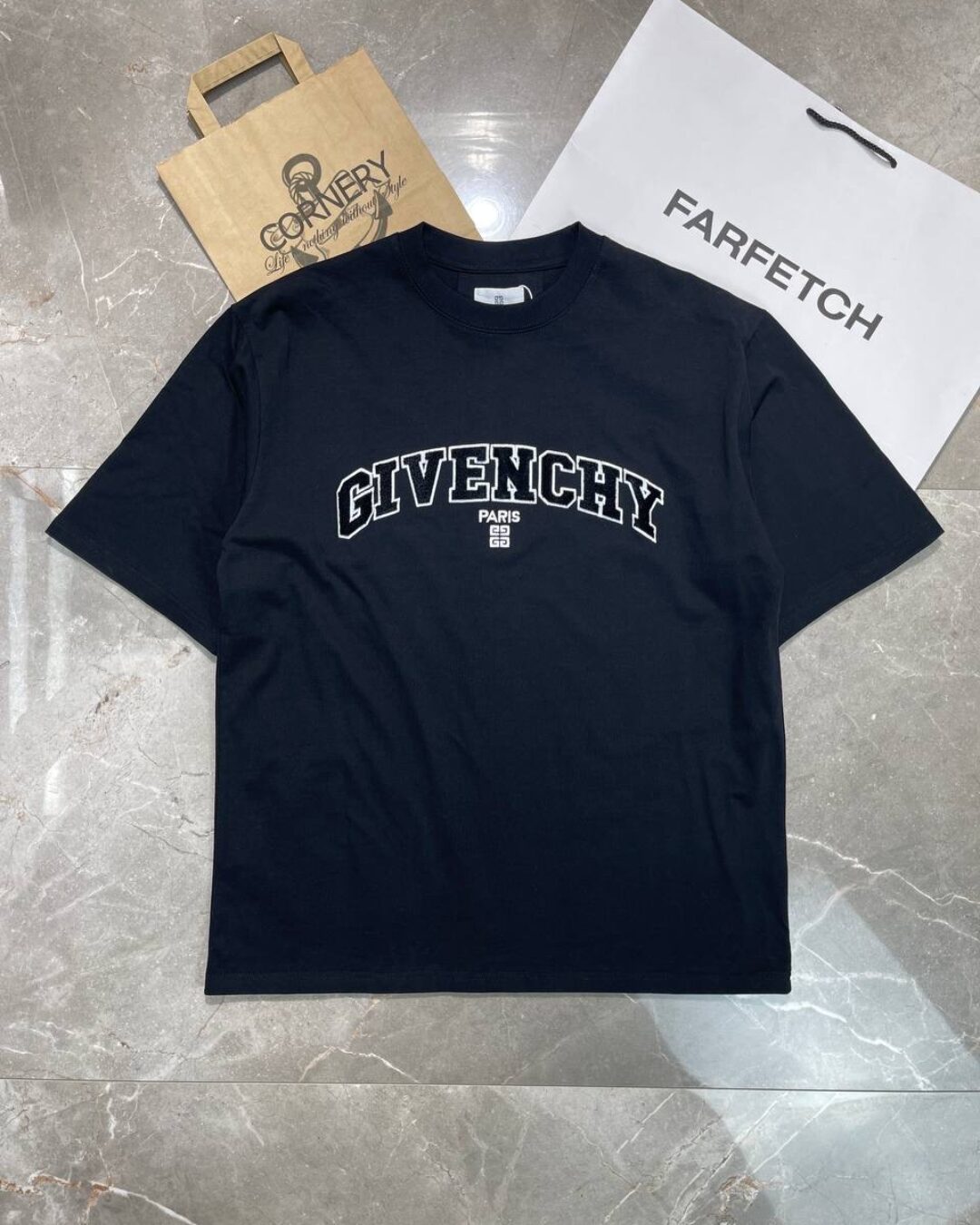 Футболка Givenchy