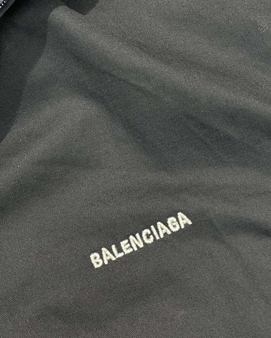 Ветровка Balenciaga — изображение 4