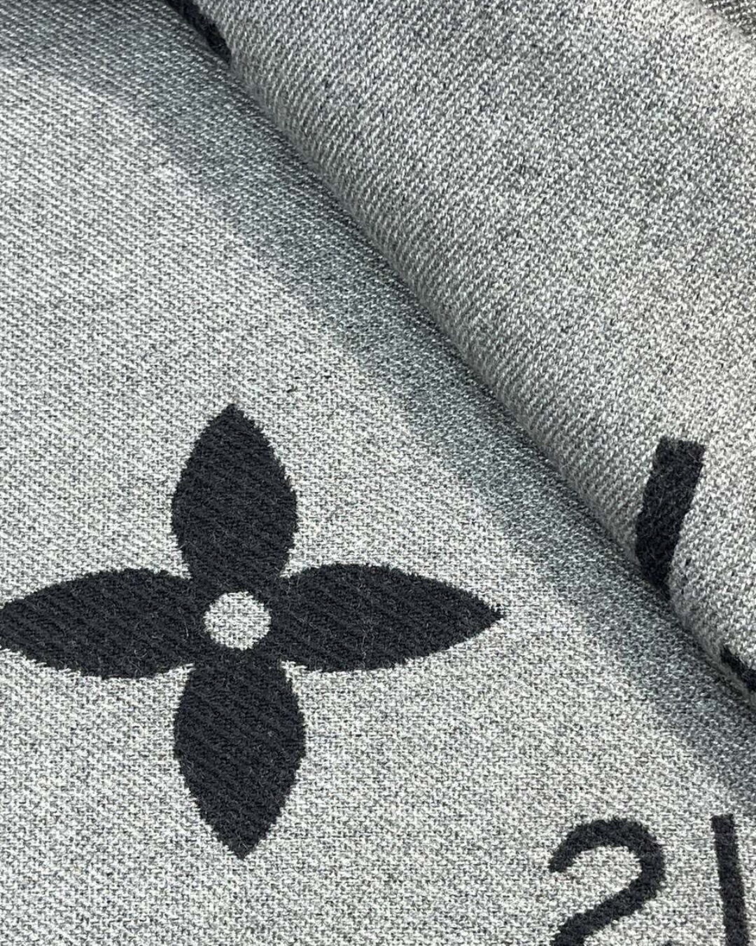 Шарф Louis Vuitton — изображение 6