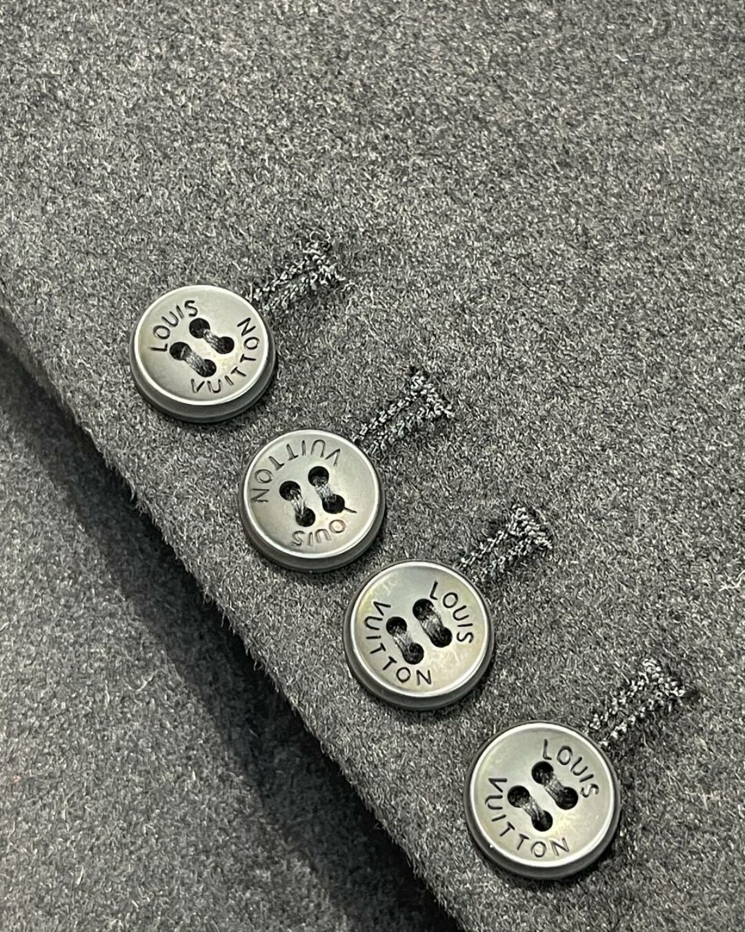 Пальто Louis Vuitton — изображение 7