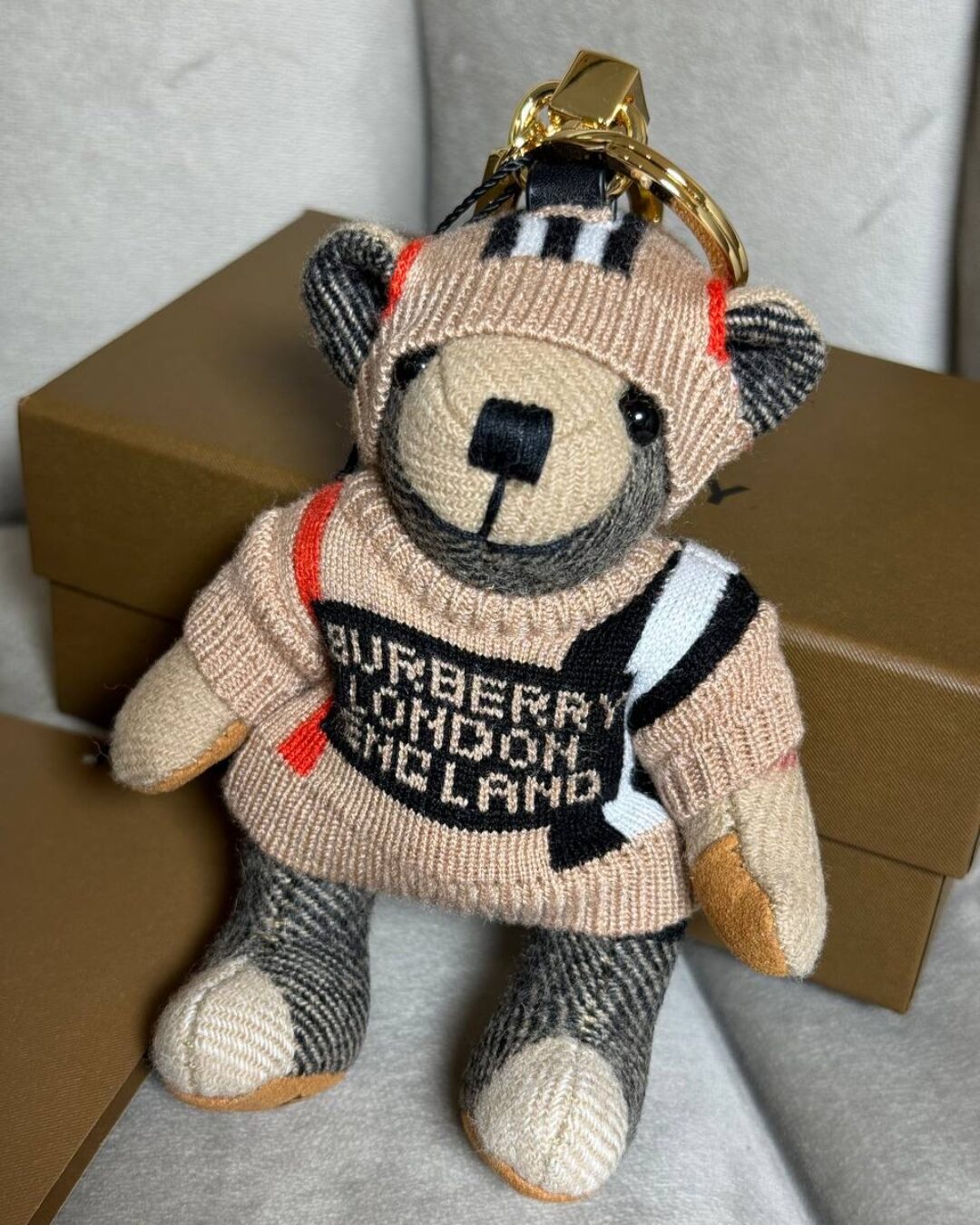 Брелок Burberry — изображение 4