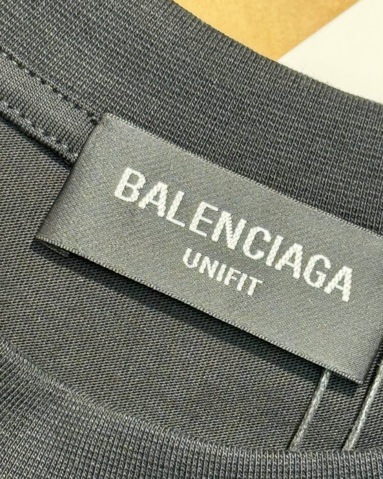 Футболка Balenciaga — фото 6