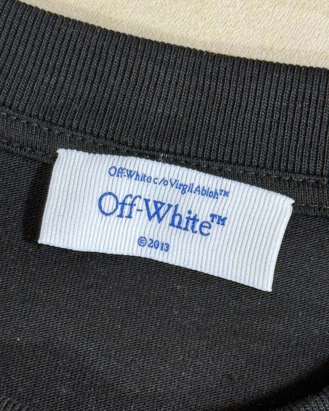 Футболка Off White x Kaws — изображение 3