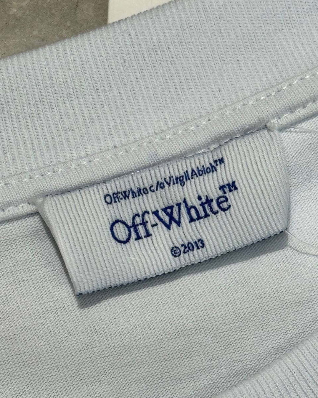 Футболка Off White x Kaws — изображение 9