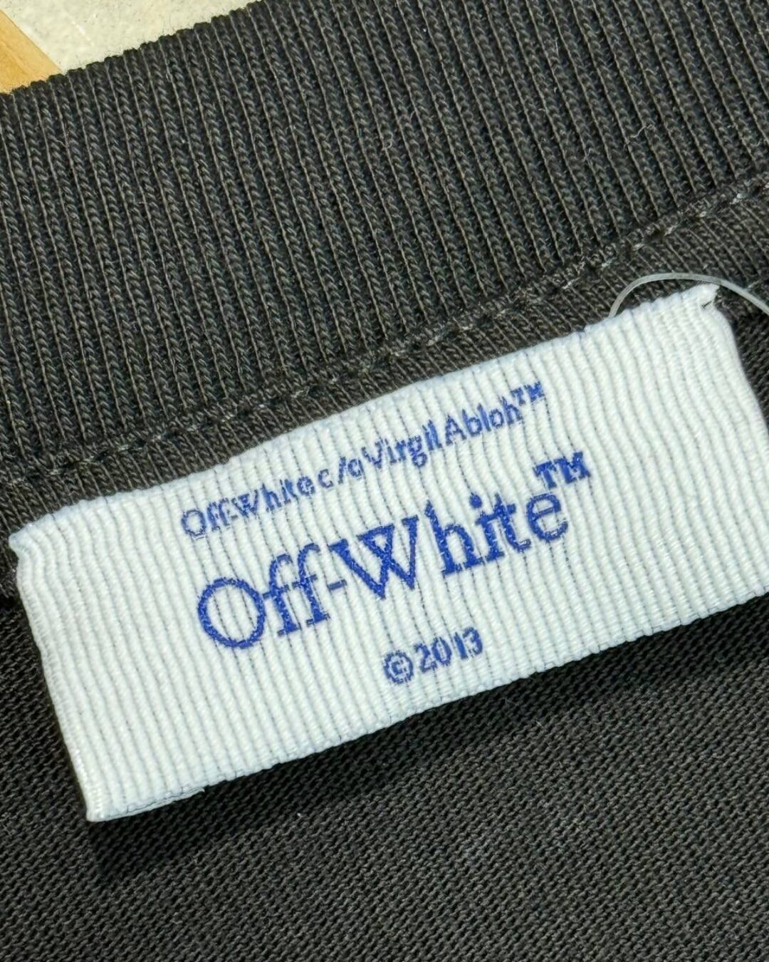 Футболка Off White x Kaws — изображение 9