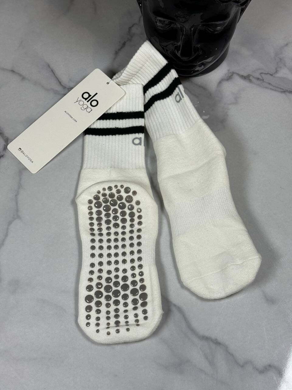 Носки для йоги Alo