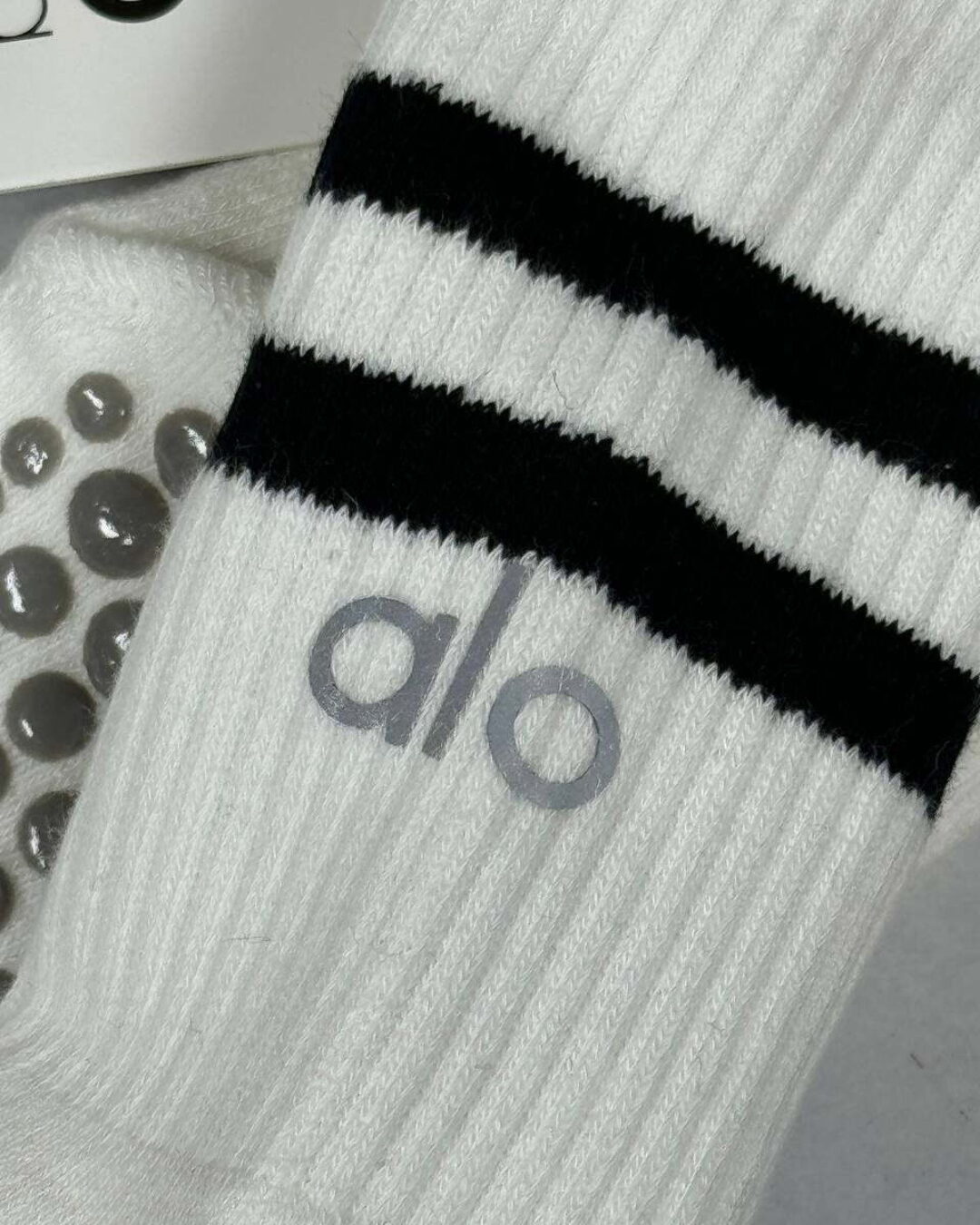 Носки для йоги Alo — изображение 4