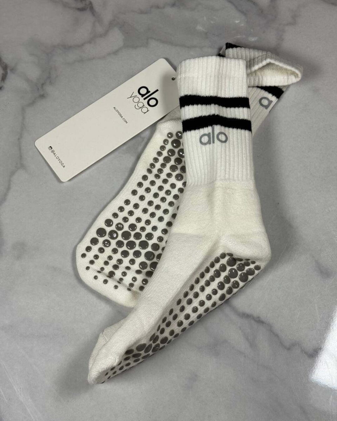 Носки для йоги Alo — изображение 2