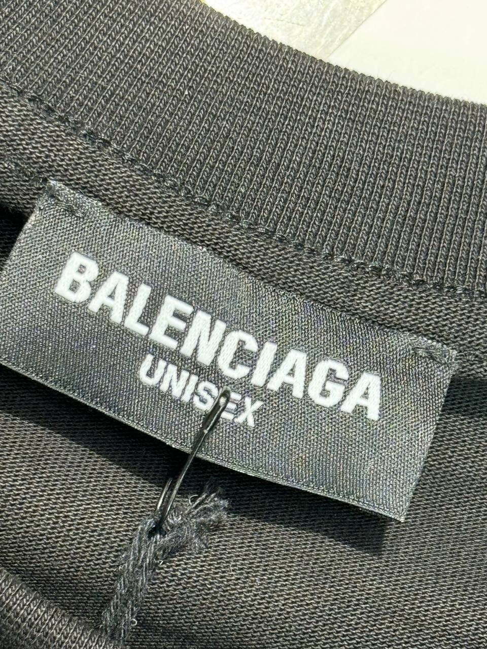 Футболка Balenciaga — фото 6