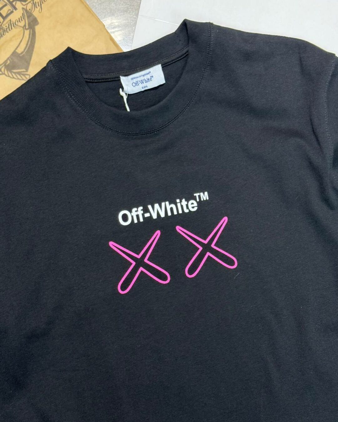 Футболка Off White x Kaws — изображение 3