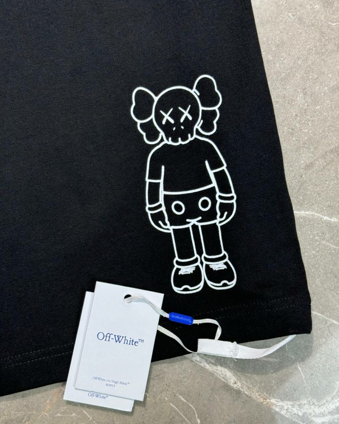 Футболка Off White x Kaws — изображение 6