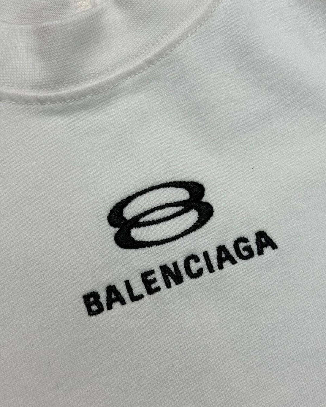 Футболка Balenciaga — изображение 5