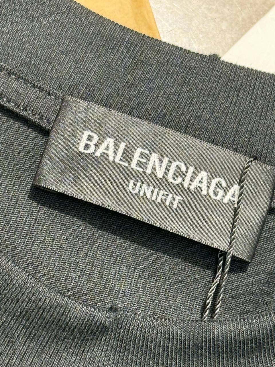 Футболка Balenciaga — фото 8