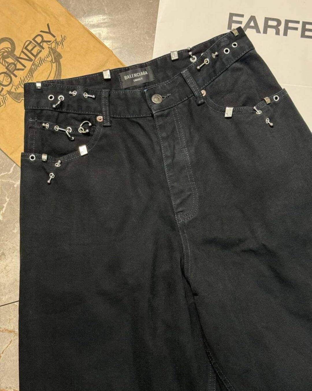 Джинсы Balenciaga — изображение 3