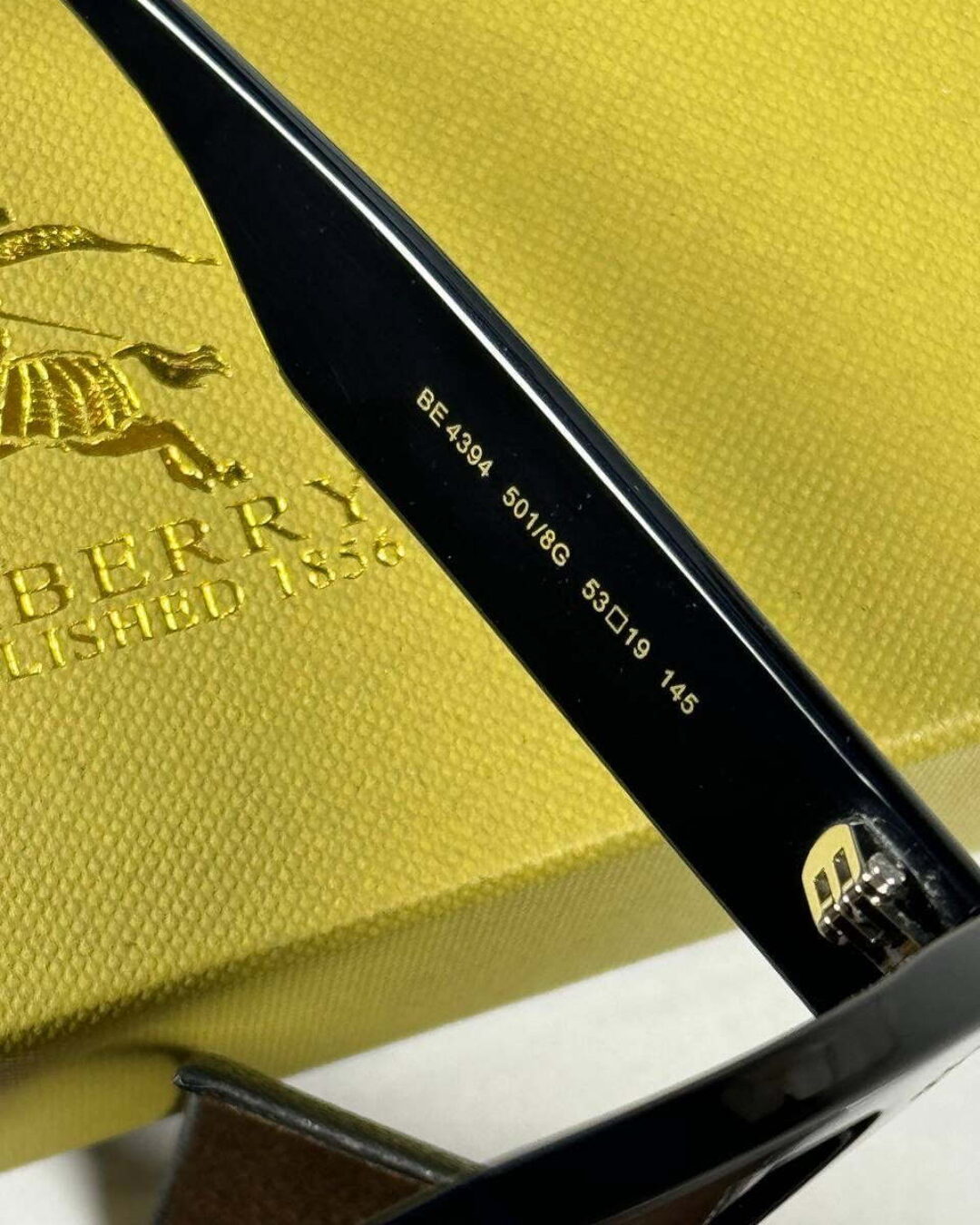 Очки Burberry — изображение 7