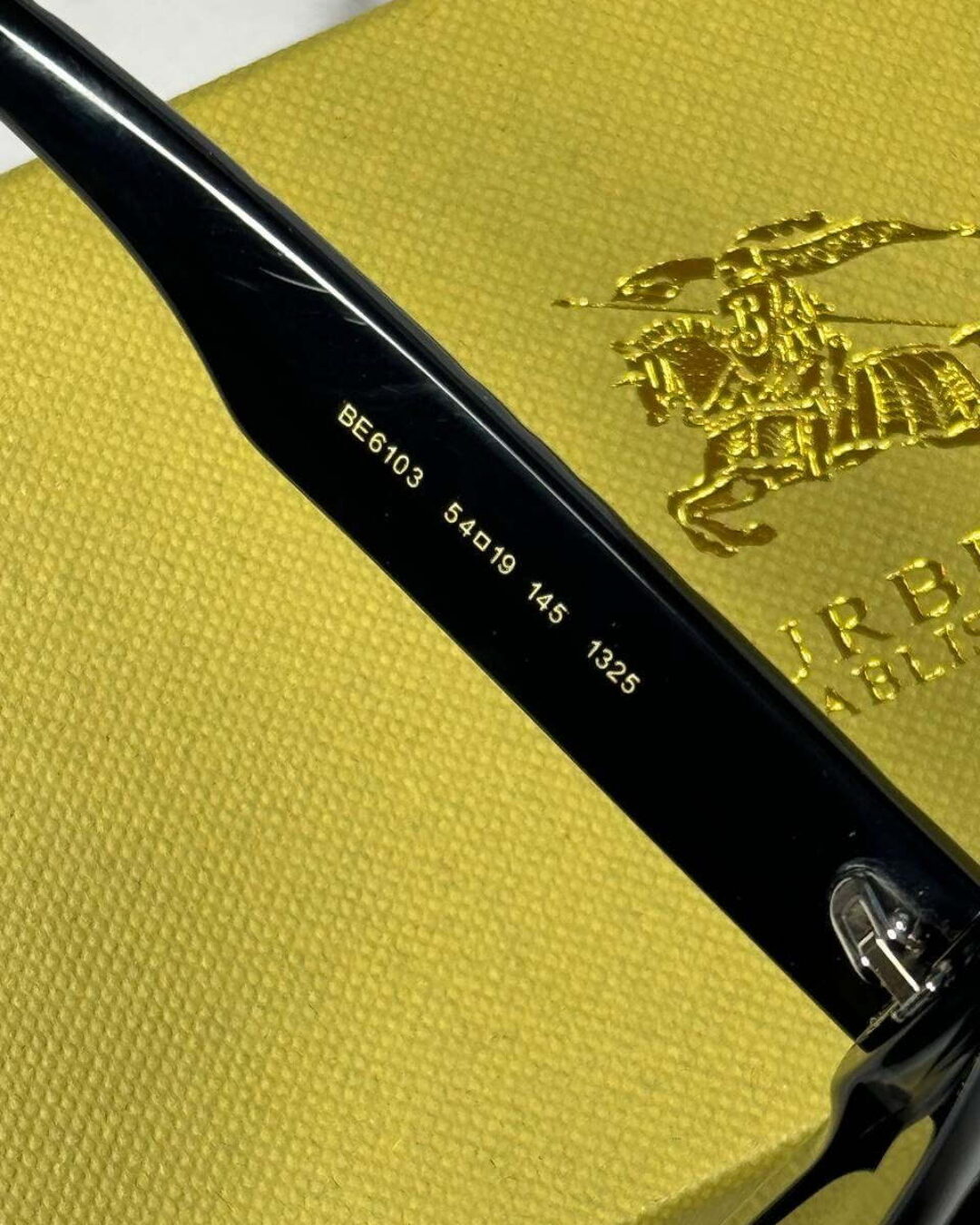 Очки Burberry — изображение 9