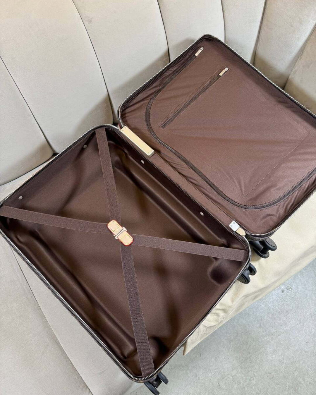 Чемодан Louis Vuitton — изображение 4