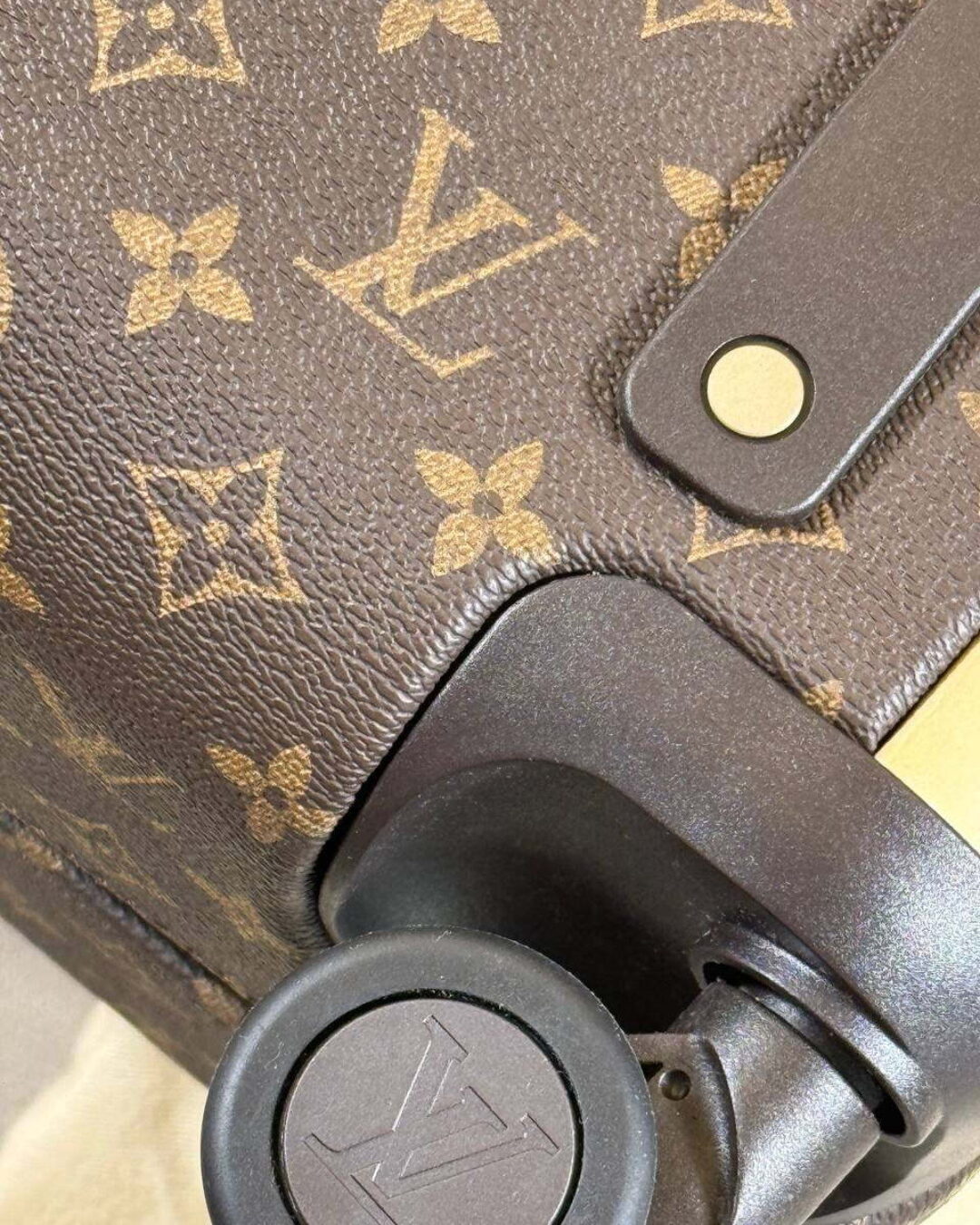 Чемодан Louis Vuitton — изображение 10