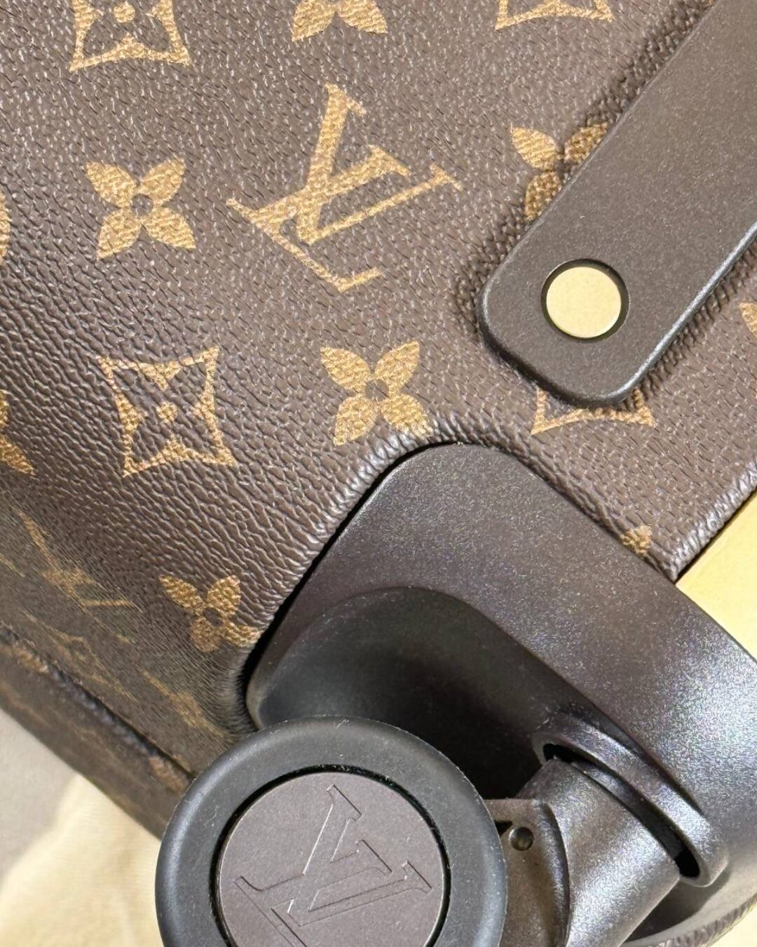 Чемодан Louis Vuitton — изображение 10