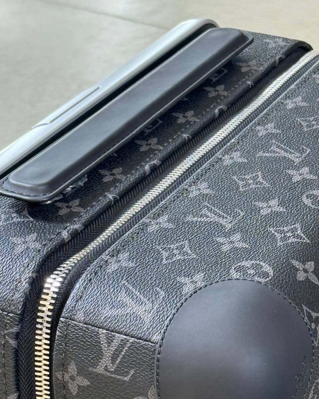 Чемодан Louis Vuitton — изображение 8