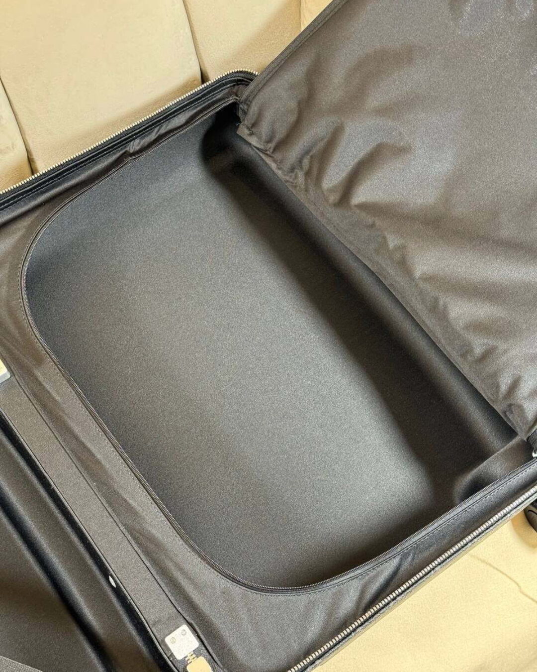 Чемодан Louis Vuitton — изображение 10