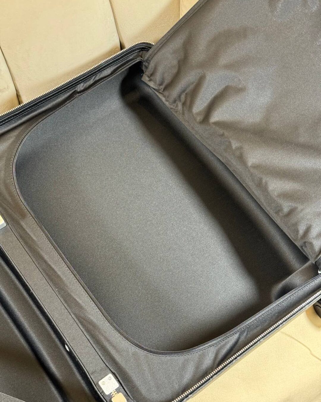 Чемодан Louis Vuitton — изображение 10