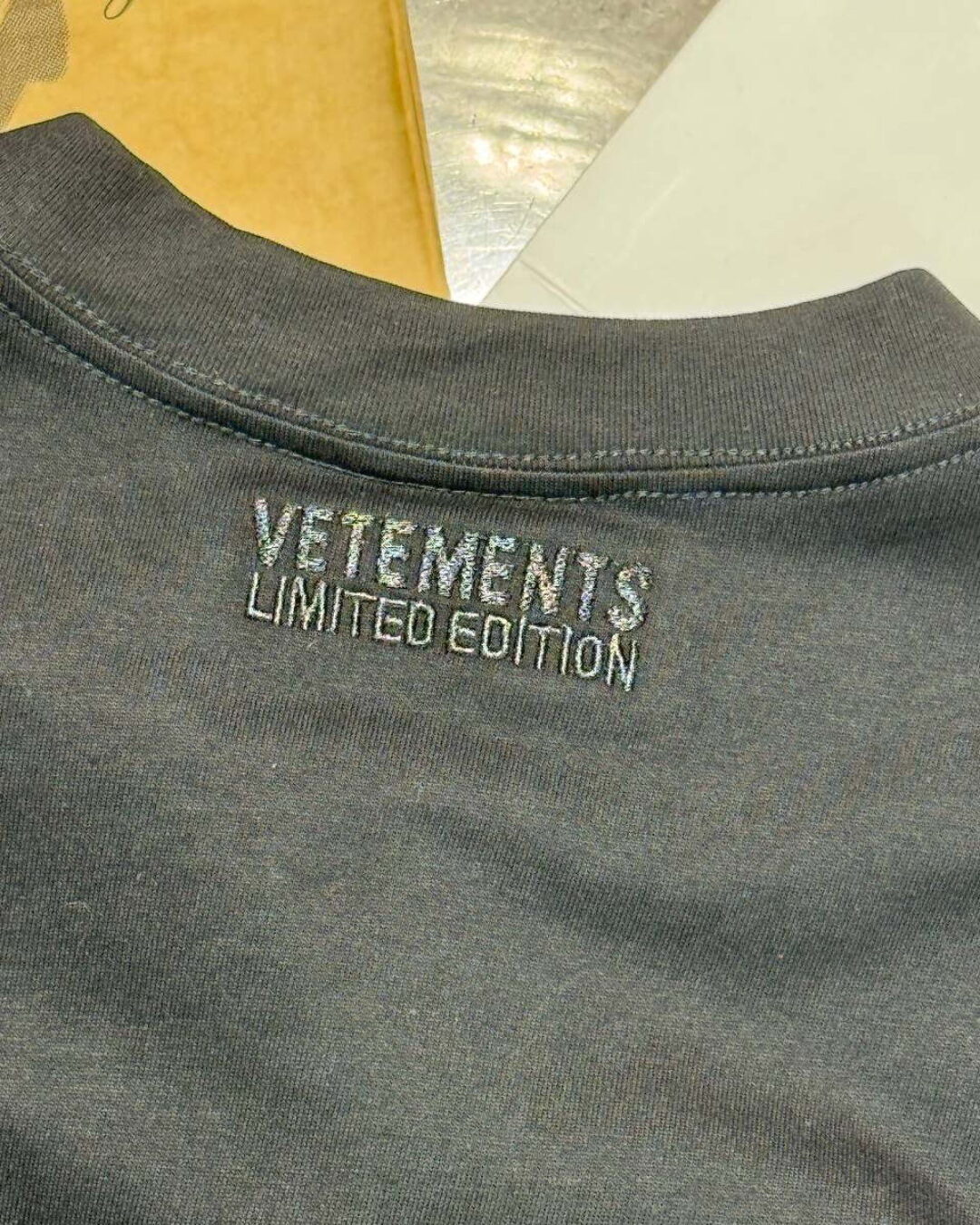 Футболка Vetements Stranger Things — изображение 9