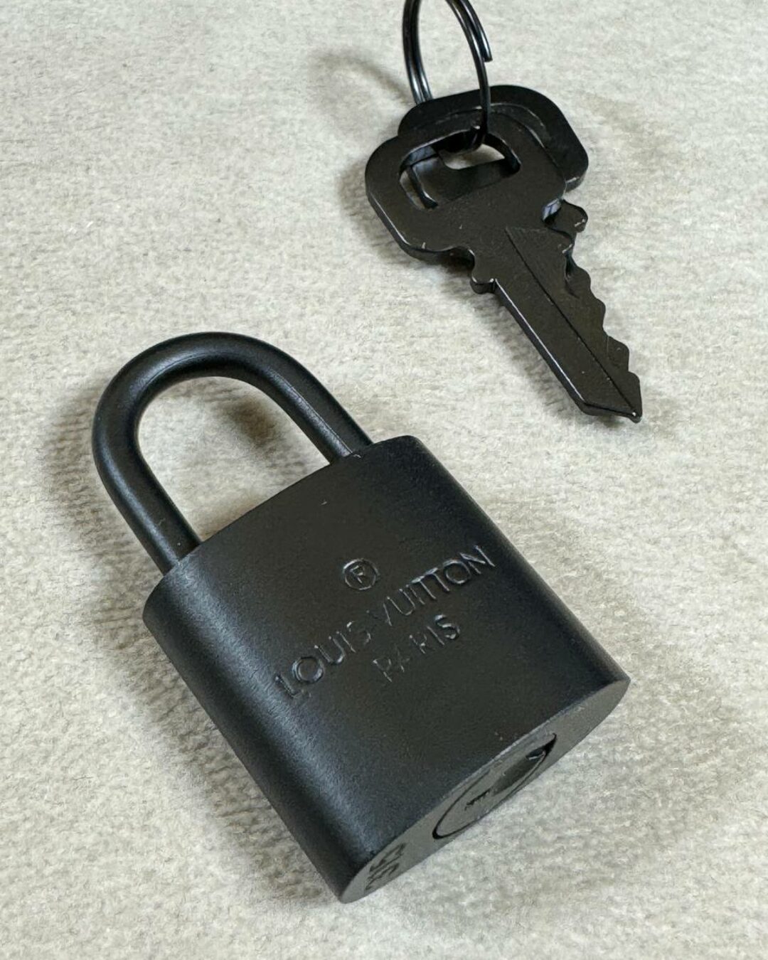 Дорожная сумка Louis Vuitton Keepall — изображение 7