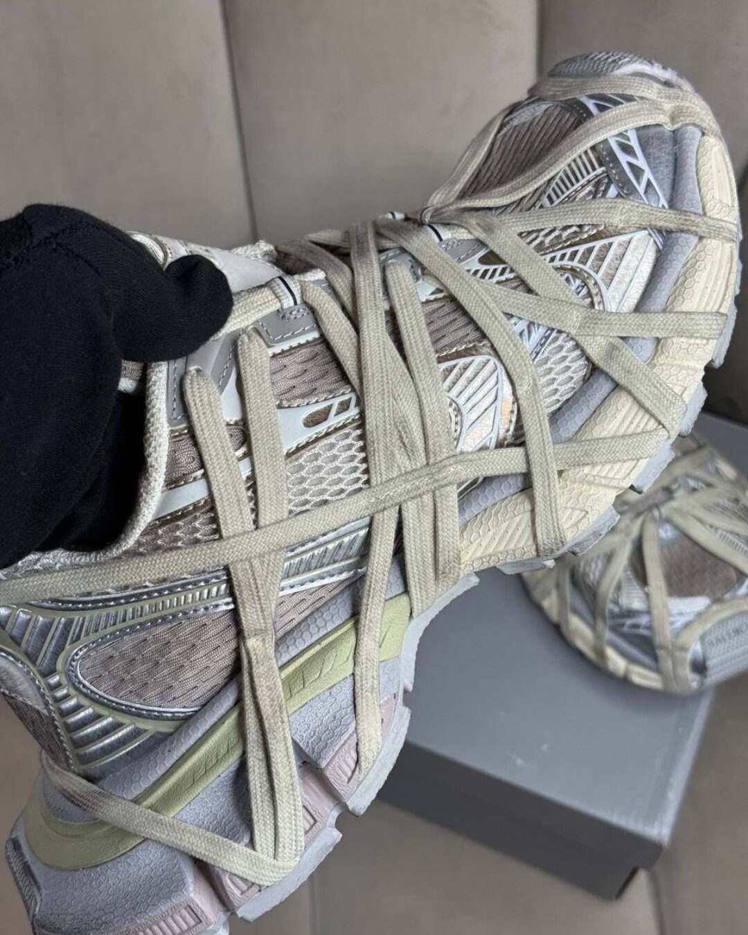 Кроссовки Balenciaga 3XL Extreme Lace Sneaker Light Beige — изображение 6