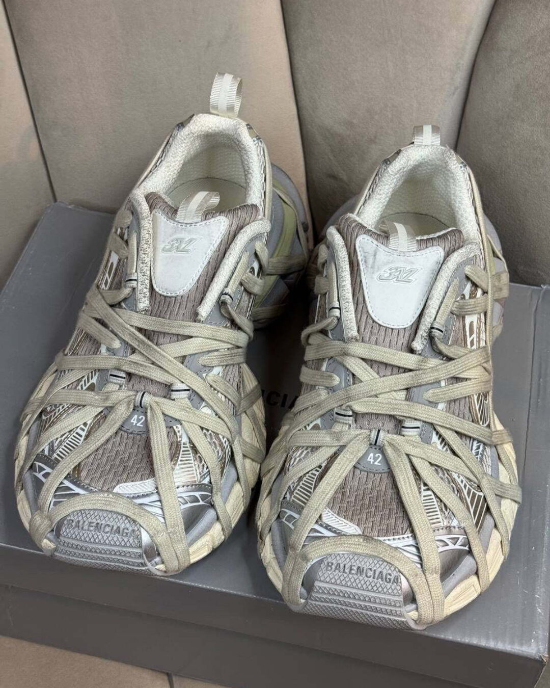 Кроссовки Balenciaga 3XL Extreme Lace Sneaker Light Beige — изображение 3