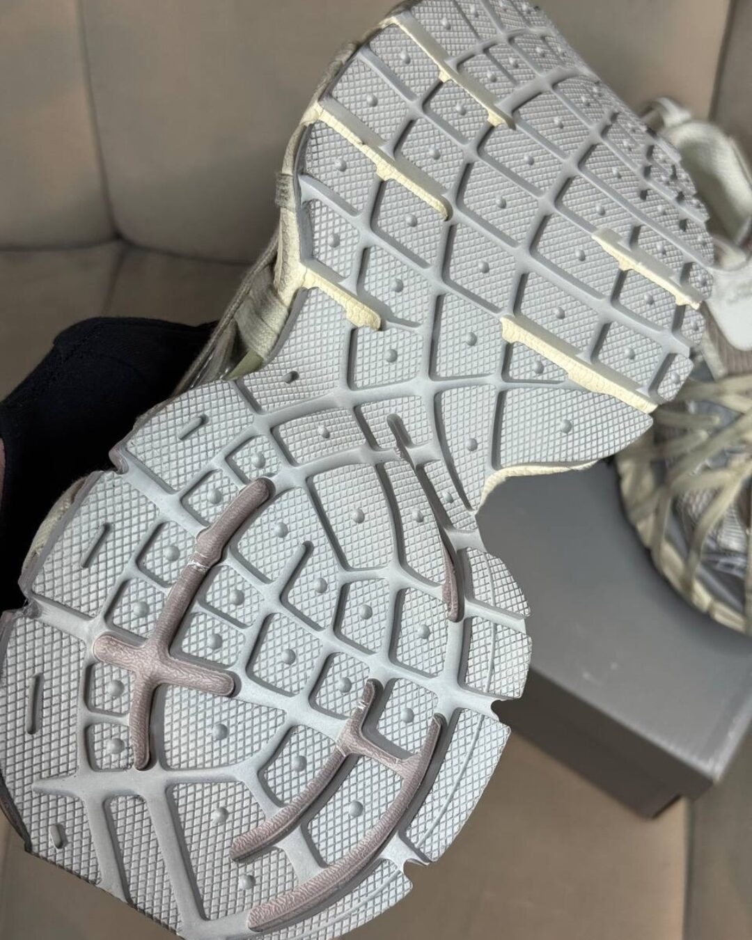 Кроссовки Balenciaga 3XL Extreme Lace Sneaker Light Beige — изображение 7