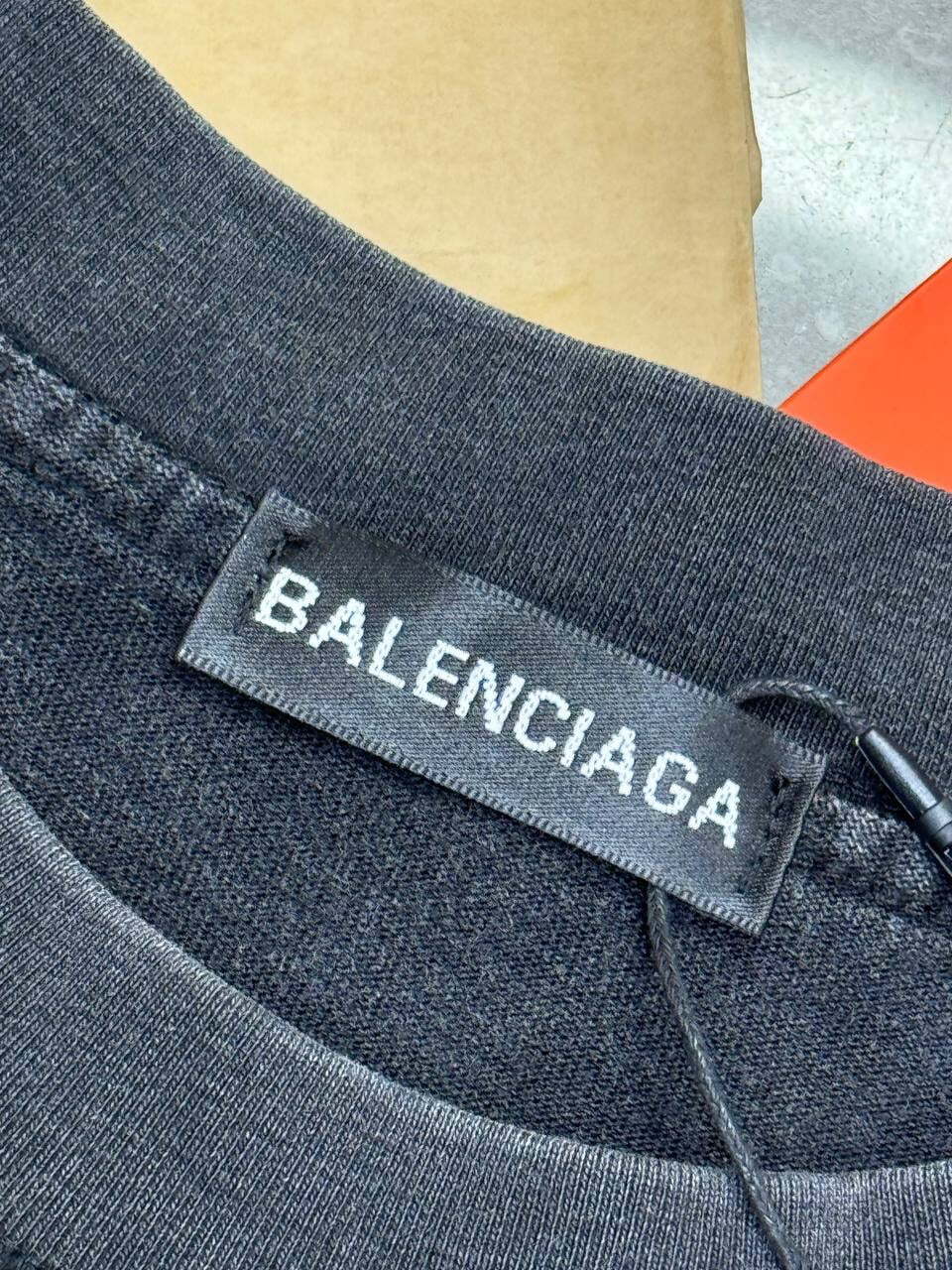 Футболка Balenciaga — фото 10