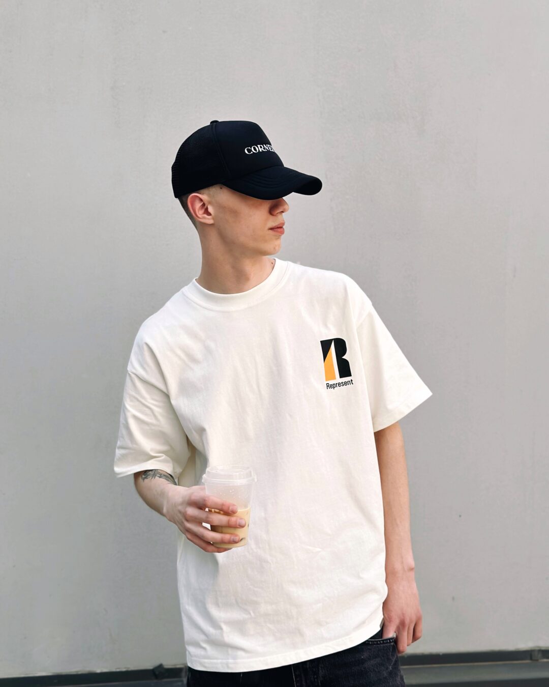 Футболка Represent