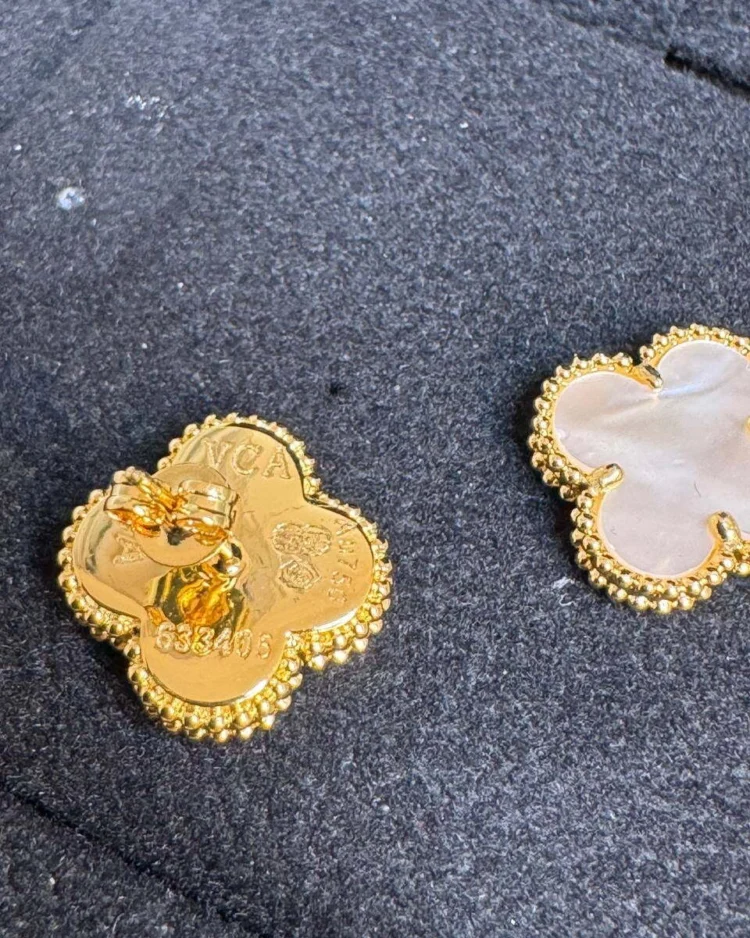 Серьги Van Cleef & Arpels Vintage Alhambra (Rose gold/White) — фото 7