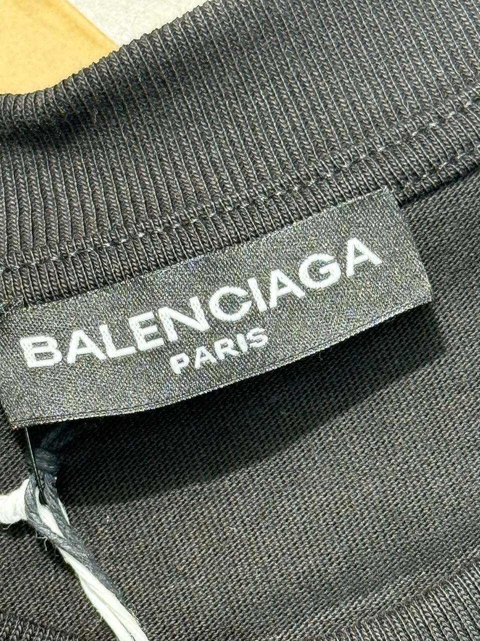 Футболка Balenciaga — фото 9