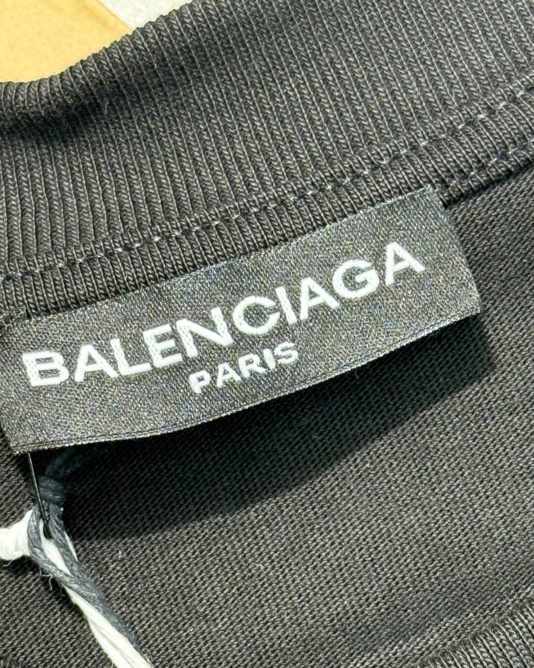 Футболка Balenciaga — изображение 9